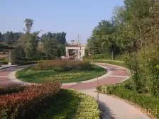 急售下叠别墅 60平院子150平地下室有车库和车位