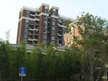 万达绿地新上南北2房带阁楼露台满五年居家装看房方便