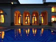 闵行火热小区-绿城玫瑰园,成交火热,占地2.5,亩,四期小宅