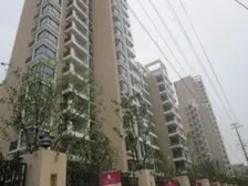 滨江晶典二期,次新小区,南北通风,精装修,有产权车位