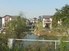 黄*金水岸,一楼带花园采光好,户型方正视野好,装修好随时看