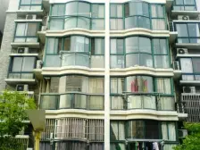 上下四层,视野开阔,使用面积300+,空中别墅体验。