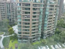 绿城二期边套四房,中高区安静位置,看小区绿化景观。