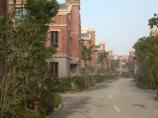 绿地别墅 带花园和露台 成熟版块 近万达 近世外