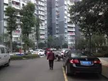 正一室带大阳台,拎包入住,双轻轨.....