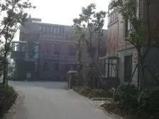 自住装修、边套带大花园+地下室+车位,位置优越