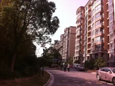 户型优质,边套大阳台,位置安静