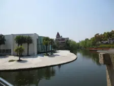 双拼东边套,环绕花园200平,一楼带长辈房,带车库