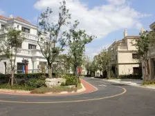 临河南入户北花园 精装联排别墅可随时看房