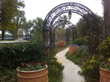 莫奈庄园,联排别墅,满五年税少,环境优美,诚意出售看房有钥匙