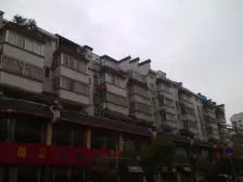 前进路住宅小区 南北通透,采光好 装修好,环镜优美 视野好,诚心出售