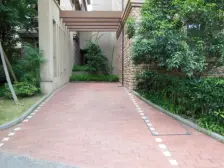 融城华府 清水叠拼中户 近大门 出入方便 有车位+花园