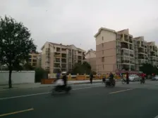 近金运路地铁口,婚房装修35万,电梯房次顶楼。