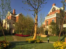 联排别墅E户型,南80平西100平双院子+双车位,河景房