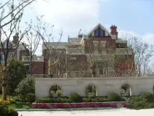 联排别墅小区,河景别墅,南西双院子,双车位可充电