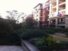 东方海德堡 南北通透,采光好 近地铁 周边匹套完善,,出行方便