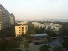 双湖 · 水巷邻里花园空中三层别墅可看金鸡湖全湖景 诚心出售