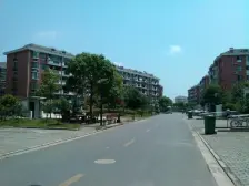 2号线+张江东+顶楼有阁楼,视野采光好,位置安静