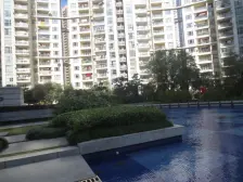 三梯三户的大平层、有车位,户型方正,龙湖物业服务好