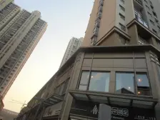 地铁口精装修两房两厅,拎包入住 万达商圈