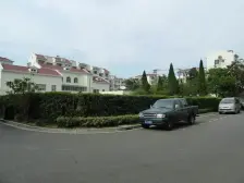 此房是满两年,税费少,房东诚心出售,看房子提前约