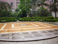 此房为电梯房,中高楼层的,保养好,格局方正,三阳台