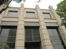 非顶楼房,开放式厨房,小区中心位置,主卧朝南