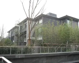 精装修带车库带花园