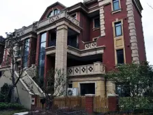 花园上叠,精装修,保养好,有电梯,靠地铁