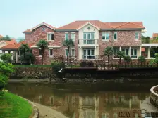 【惊!临水2亩花园,本月要卖掉】出价来谈,临天然河