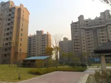 品质小区,地铁口,南北通两厅,精装修,小区花园位置,采光好