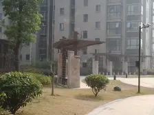 店长推荐 中港小洋房 首排 有车位