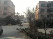 凤鸣山庄 联排别墅精装修 带前后大院 出行方便