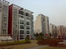 小区位置特好。。出行方便,前后无遮拦。采光好,通透