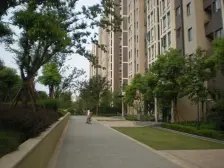 人车分流小区 安静舒适 带车位