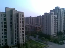 主卧朝南,环境优美,居家装修,诚意出售