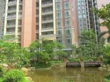 独栋大别墅,私家大花园,湖景安静舒适