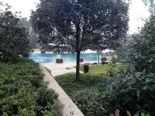 照母山精装小两房带露台哟,全新没住过人