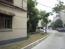 小区一套中间楼层,诚意出售看房方便,