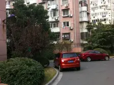 新上 带院子,位置好,不靠路,不临街