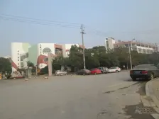 凤凰城一期凤鸣苑 南北通透,采光好 装修好,环镜优美 近地铁 视野好,诚心出售