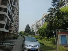 此房满5V1小区很少出来这种大户型。位置靠*近别墅