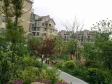 采光充足,中式风格,主卧朝南,配套完善