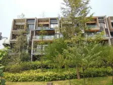 诚心出售 联排别墅 户型方正 带屋顶花园