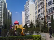 伟东新都带150平大露台 三室毛胚房