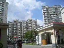 精装修 电梯 一房一厅 一T两户 诚心出售