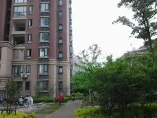 低密度小区 南北通 采光 通风好 2+1户型