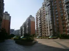 精装修,出小区就是中环百联,北面有露台。