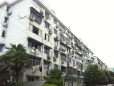 有固定车位 一梯两户附送储藏室 诚意卖