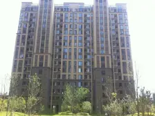 小区中心位置,不靠近马路,房型正气,得房率高